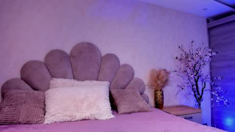 Snapshot of maia_lion chatting on 04-10-26, 02:39 Maia online show from 04-10-26, 02:39
