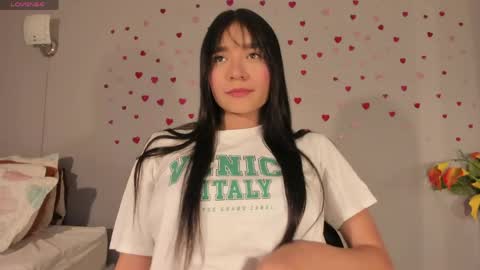 Maia online show from 05-19-26, 01:22