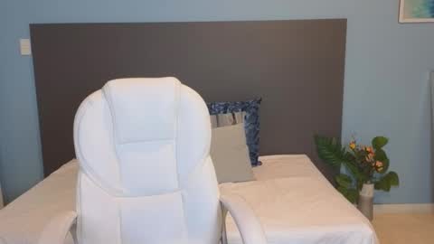 Maiaa Ruiz  online show from 02-24-25, 01:10