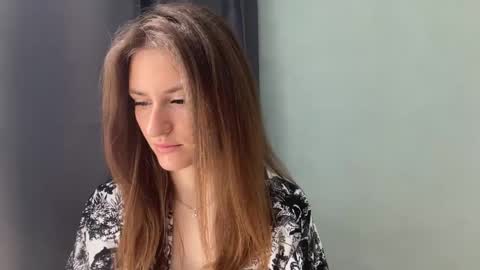 M I A online show from 04-17-26, 08:28