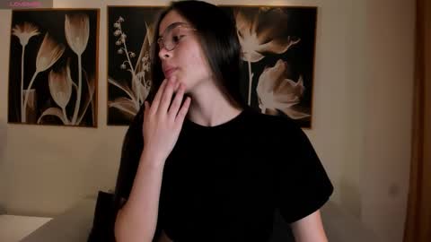  Maia  online show from 10-26-25, 04:24