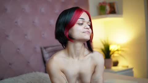  Maia  online show from 12-13-25, 07:53