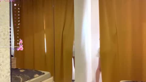 Snapshot of maidacompston chatting on 09-28-25, 09:14 Elina online show from 09-28-25, 09:14