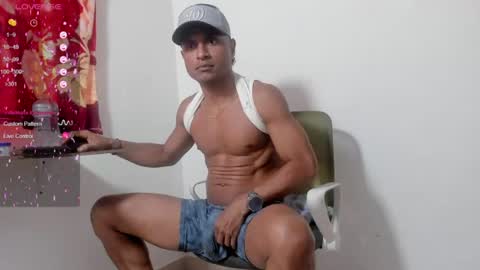 Snapshot of maik_alen chatting on 07-12-26, 12:29 . Maik Alen . online show from 07-12-26, 12:29