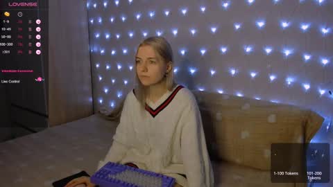 Snapshot of mailin_harrington chatting on 01-02-25, 03:19 Your kitty online show from 01-02-25, 03:19