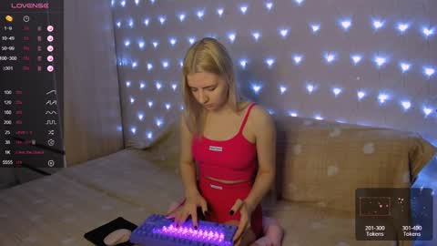 Snapshot of mailin_harrington chatting on 01-16-25, 03:24 Your kitty online show from 01-16-25, 03:24