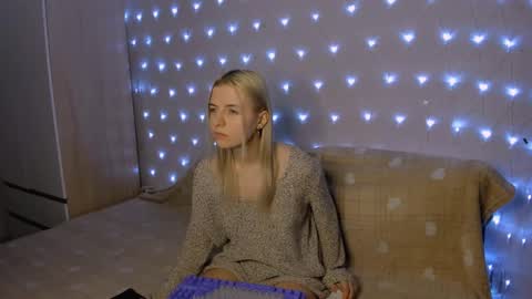 Snapshot of mailin_harrington chatting on 02-06-25, 03:31 Your kitty online show from 02-06-25, 03:31