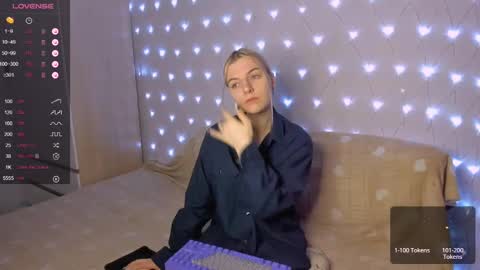 Snapshot of mailin_harrington chatting on 03-02-25, 03:27 Your kitty online show from 03-02-25, 03:27