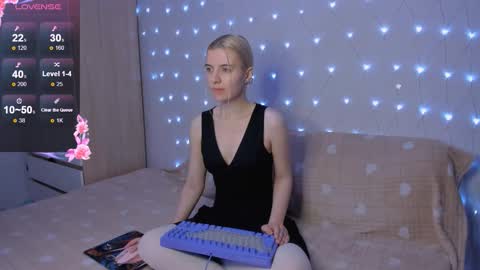 Your kitty online show from 12-03-25, 03:43