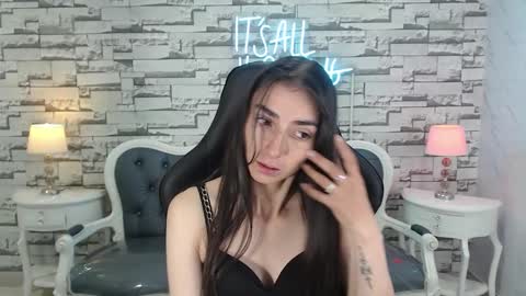 Snapshot of maily_a_ chatting on 10-03-25, 03:14 Maily online show from 10-03-25, 03:14