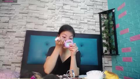 Snapshot of maily_can chatting on 09-17-25, 12:29 MAILY CAN online show from 09-17-25, 12:29