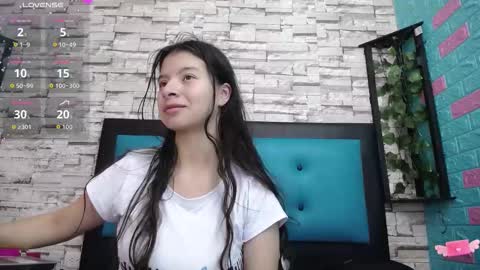 Snapshot of maily_can chatting on 10-01-25, 12:44 MAILY CAN online show from 10-01-25, 12:44