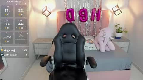 Snapshot of mailylove1 chatting on 02-07-25, 02:26 M A I L Y online show from 02-07-25, 02:26