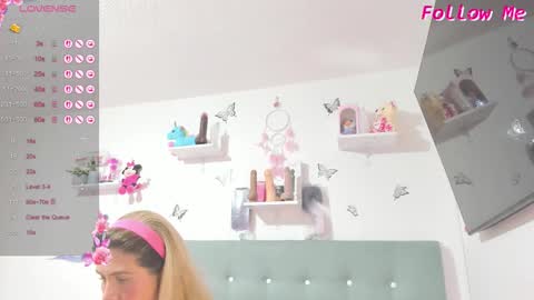 Maylin  online show from 10-26-25, 12:38