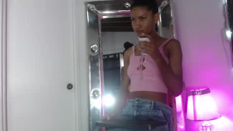 Snapshot of mailyn_gold chatting on 04-29-26, 11:58 mailyn_gold online show from 04-29-26, 11:58