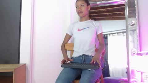 Snapshot of mailyn_gold chatting on 05-04-26, 11:50 mailyn_gold online show from 05-04-26, 11:50
