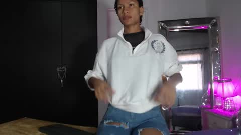 Snapshot of mailyn_gold chatting on 05-07-26, 11:59 mailyn_gold online show from 05-07-26, 11:59