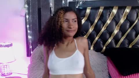 Snapshot of mailyn_gold chatting on 05-11-26, 04:04 mailyn_gold online show from 05-11-26, 04:04