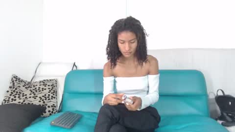 Snapshot of mailyn_gold chatting on 07-02-26, 12:00 mailyn_gold online show from 07-02-26, 12:00
