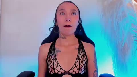 Snapshot of mailynjones_ chatting on 06-15-26, 11:34 Mailyn online show from 06-15-26, 11:34