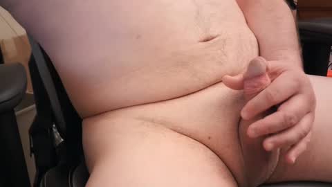 Snapshot of mainttech chatting on 03-04-25, 05:03 Gilly online show from 03-04-25, 05:03