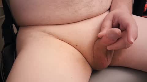 Snapshot of mainttech chatting on 03-07-25, 02:01 Gilly online show from 03-07-25, 02:01