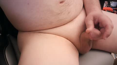 Snapshot of mainttech chatting on 03-12-25, 01:40 Gilly online show from 03-12-25, 01:40