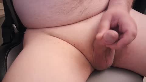 Snapshot of mainttech chatting on 10-28-25, 01:53 Gilly online show from 10-28-25, 01:53