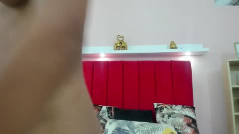 maite_milky18 online show from 11-09-25, 12:31