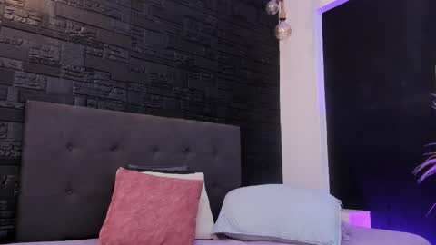 Snapshot of maite_smith69 chatting on 10-21-25, 12:50 maite_smith69 online show from 10-21-25, 12:50