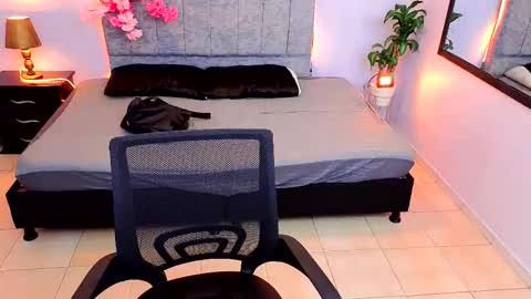 MAITE STONE1 online show from 10-04-25, 03:48