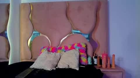 Snapshot of maiteht chatting on 02-22-25, 02:19 maite online show from 02-22-25, 02:19