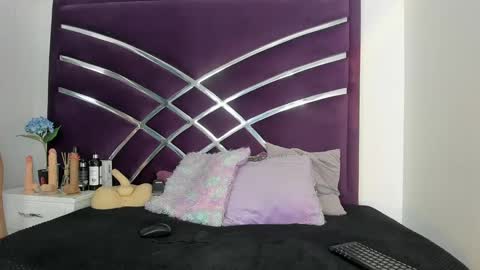 Snapshot of maiteht chatting on 09-22-25, 09:39 maite online show from 09-22-25, 09:39