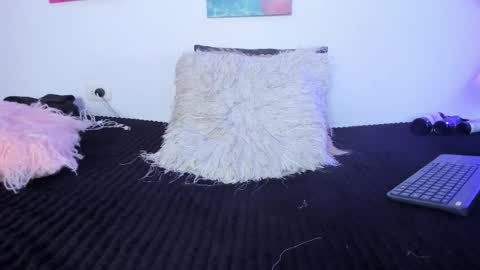 mai  online show from 10-17-25, 07:16