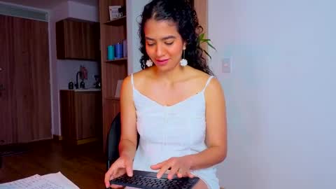   Lauu online show from 04-14-26, 06:36