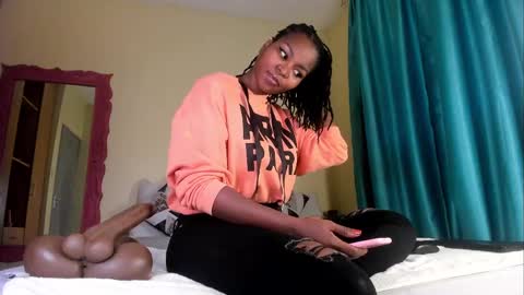 maiya_miaw online show from 02-14-25, 09:34