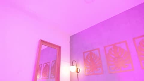 Snapshot of majo_rose chatting on 12-20-25, 06:48 MAJO ROSE online show from 12-20-25, 06:48