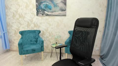 Chloe online show from 02-27-25, 06:40