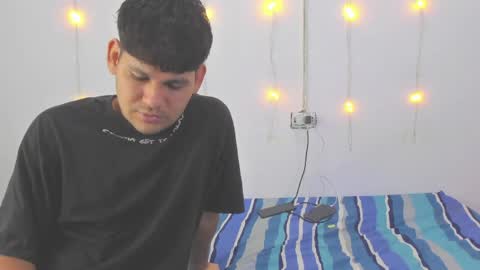 Snapshot of make_me_feel_ chatting on 02-23-26, 08:39 Shawna Tom online show from 02-23-26, 08:39