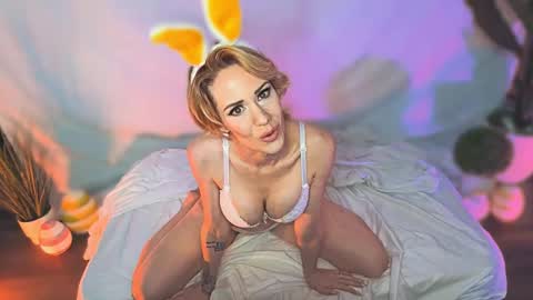 Snapshot of makemebeautiful chatting on 03-04-25, 07:01 April Dayze makemebeautiful online show from 03-04-25, 07:01