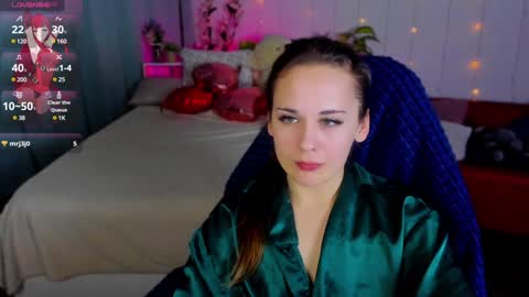 Snapshot of makima_lee chatting on 02-08-25, 01:33 Makima online show from 02-08-25, 01:33