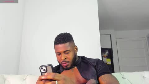 Snapshot of makonneen chatting on 02-03-26, 06:40 Makonnen online show from 02-03-26, 06:40