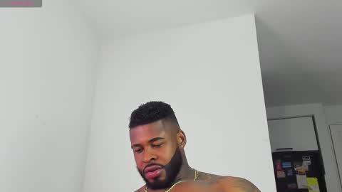 Snapshot of makonneen chatting on 02-05-26, 04:17 Makonnen online show from 02-05-26, 04:17