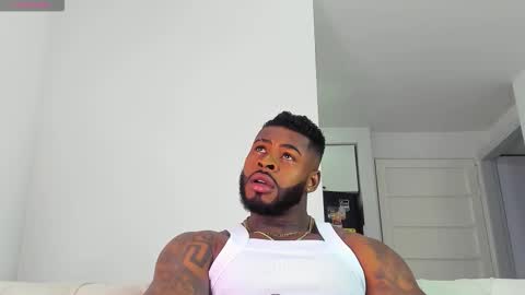 Snapshot of makonneen chatting on 02-09-26, 01:42 Makonnen online show from 02-09-26, 01:42