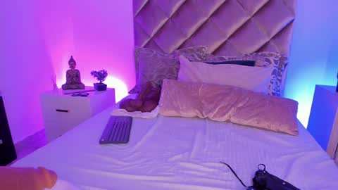 Snapshot of malaia_hills chatting on 12-12-24, 10:31 Call Me Mala online show from 12-12-24, 10:31