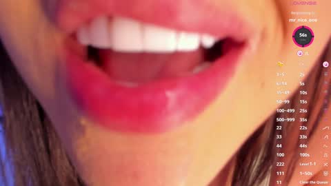 Snapshot of malaia_hills chatting on 01-09-25, 10:31 Call Me Mala online show from 01-09-25, 10:31