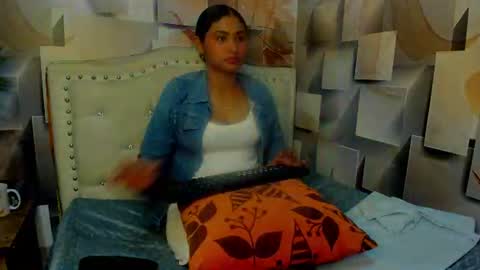 Snapshot of malaika_chalo chatting on 08-03-26, 04:44 M A L A I K A online show from 08-03-26, 04:44
