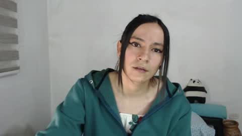 Snapshot of malasexychick chatting on 04-25-26, 01:41 Mariapau online show from 04-25-26, 01:41