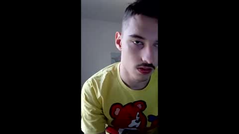 Snapshot of male20y chatting on 04-26-26, 12:14 male20y online show from 04-26-26, 12:14