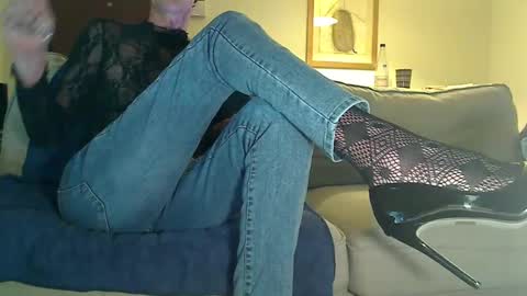 Snapshot of male_in_stockings chatting on 01-05-25, 05:41 Sissy in stockings online show from 01-05-25, 05:41